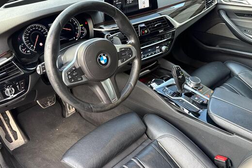 BMW M5 vaihtoauto