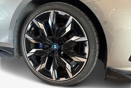 BMW i5 vaihtoauto