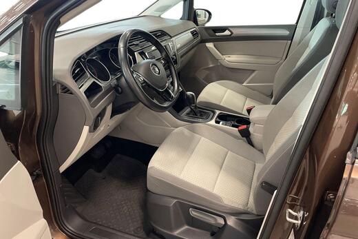 Volkswagen Touran vaihtoauto