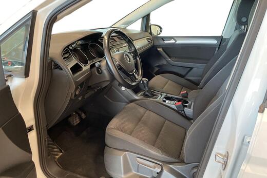 Volkswagen Touran vaihtoauto