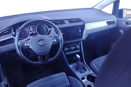 Volkswagen Touran vaihtoauto