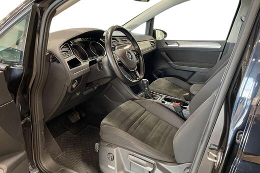 Volkswagen Touran vaihtoauto
