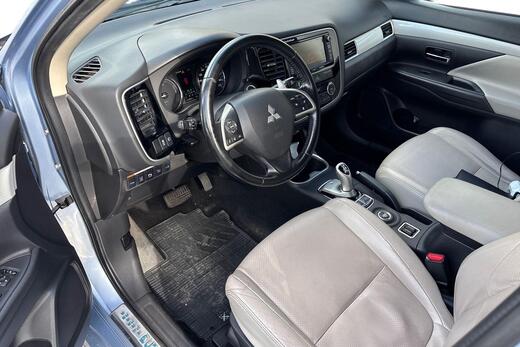 Mitsubishi Outlander PHEV vaihtoauto