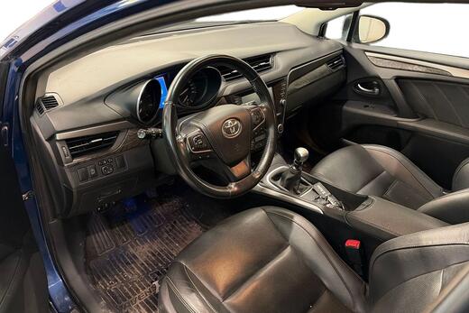 Toyota Avensis vaihtoauto