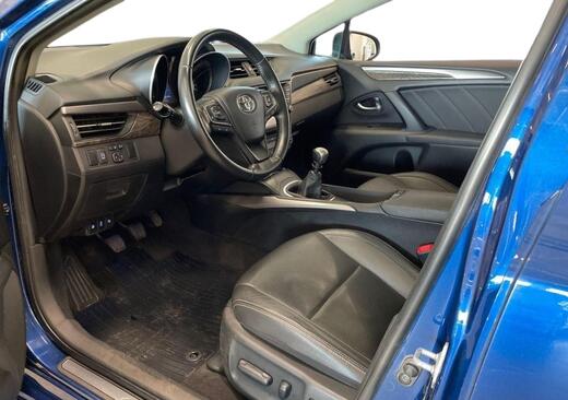 Toyota Avensis vaihtoauto