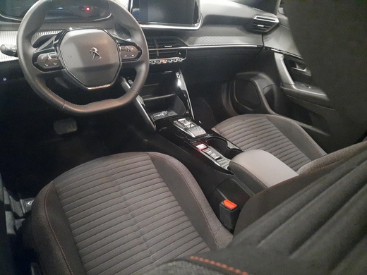 Peugeot e-2008 vaihtoauto
