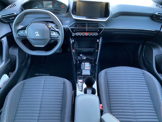 Peugeot e-2008 vaihtoauto