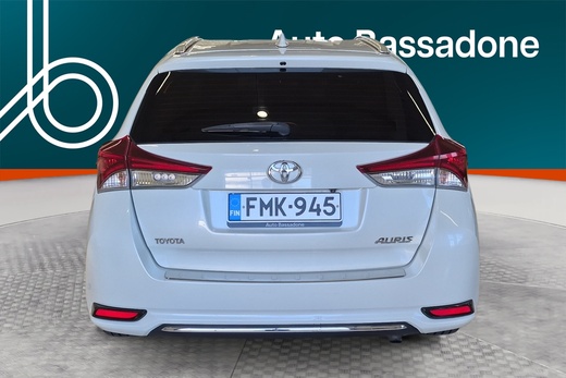 Toyota Auris vaihtoauto
