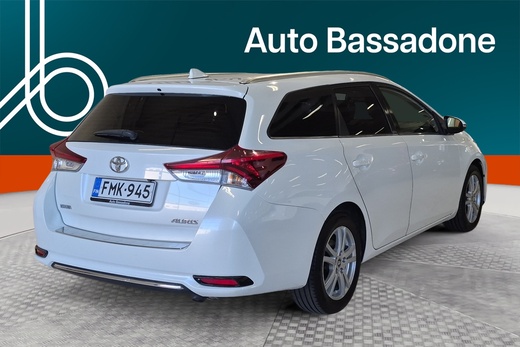Toyota Auris vaihtoauto