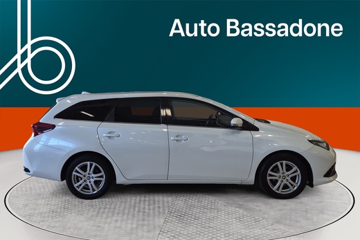 Toyota Auris vaihtoauto