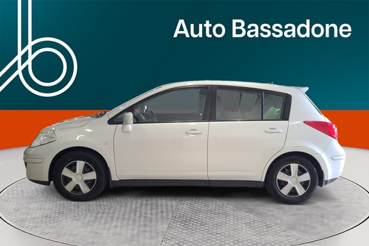 Nissan Tiida vaihtoauto