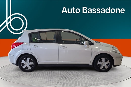 Nissan Tiida vaihtoauto