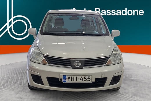 Nissan Tiida vaihtoauto