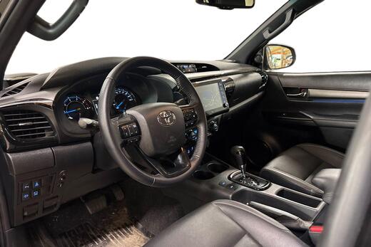Toyota Hilux vaihtoauto