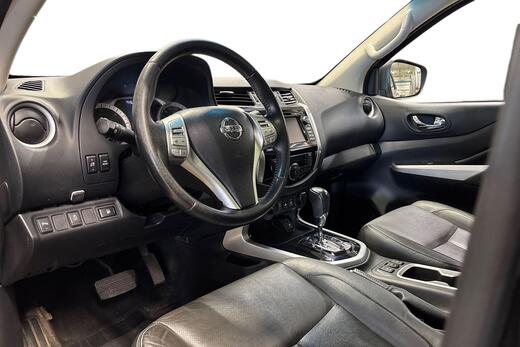 Nissan Navara vaihtoauto