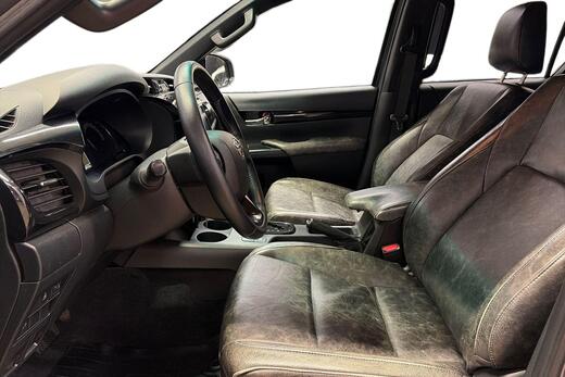Toyota Hilux vaihtoauto
