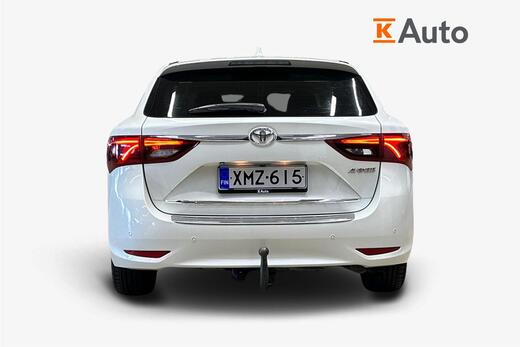 Toyota Avensis vaihtoauto