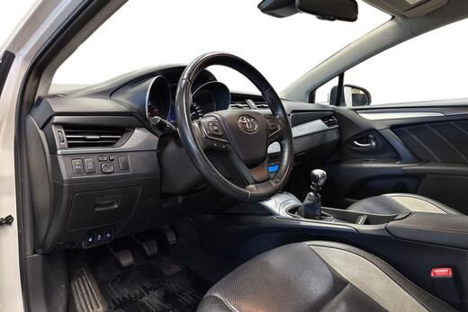 Toyota Avensis vaihtoauto