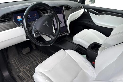 Tesla Model X vaihtoauto