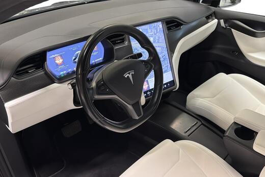 Tesla Model X vaihtoauto