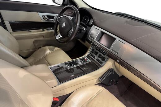 Jaguar XF vaihtoauto