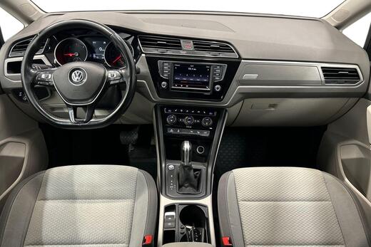 Volkswagen Touran vaihtoauto