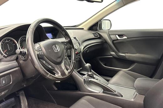 Honda Accord vaihtoauto
