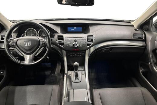 Honda Accord vaihtoauto