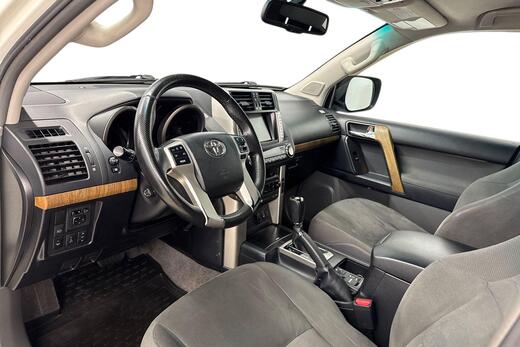 Toyota Land Cruiser vaihtoauto