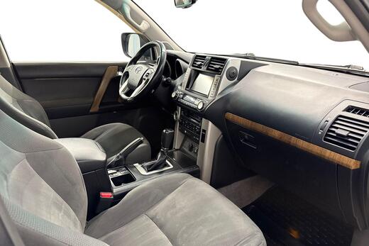 Toyota Land Cruiser vaihtoauto