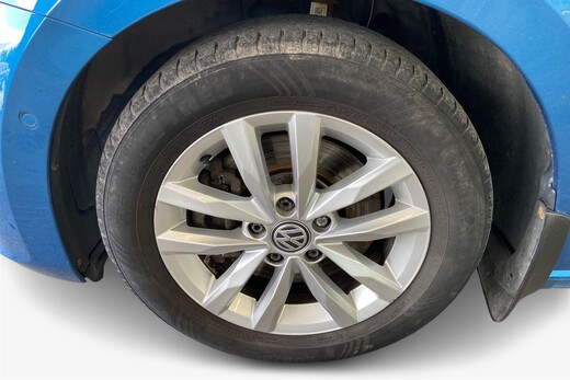 Volkswagen Touran vaihtoauto