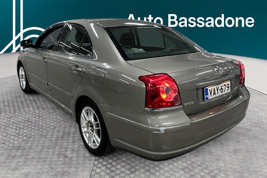 Toyota Avensis vaihtoauto