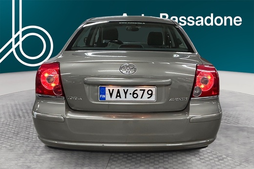 Toyota Avensis vaihtoauto