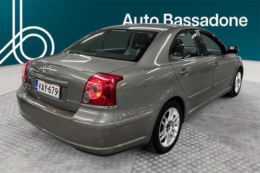 Toyota Avensis vaihtoauto