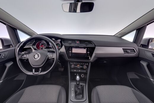 Volkswagen Touran vaihtoauto