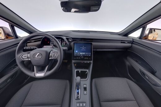 Lexus LBX vaihtoauto