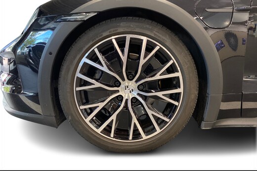 Porsche Taycan vaihtoauto
