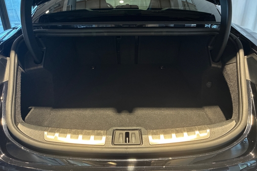Porsche Taycan vaihtoauto