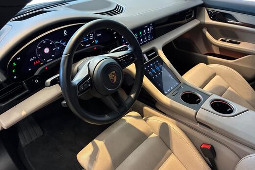 Porsche Taycan vaihtoauto