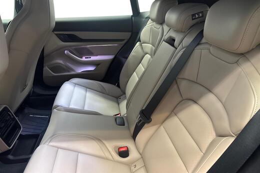 Porsche Taycan vaihtoauto