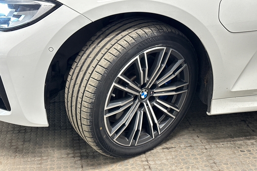 BMW 330 vaihtoauto