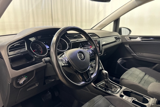Volkswagen Touran vaihtoauto