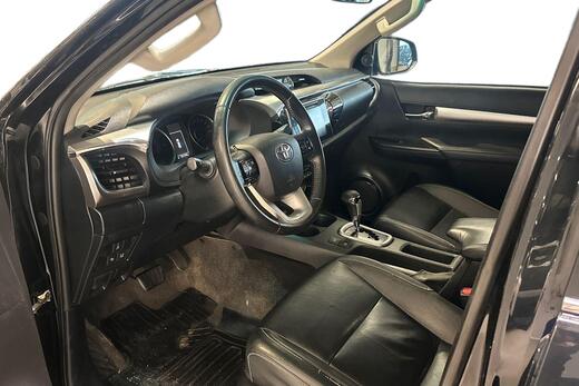 Toyota Hilux vaihtoauto