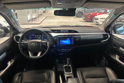 Toyota Hilux vaihtoauto