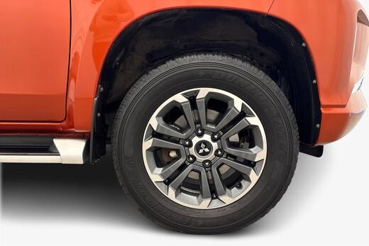 Mitsubishi L200 vaihtoauto