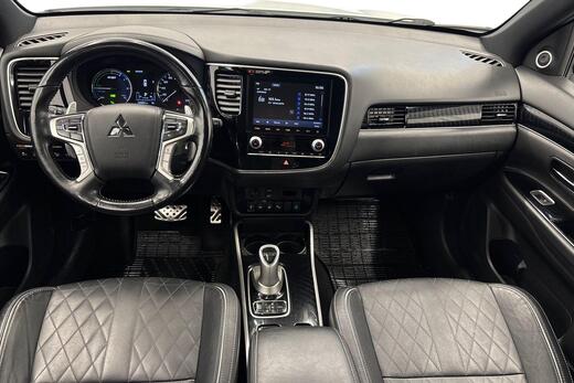 Mitsubishi Outlander PHEV vaihtoauto