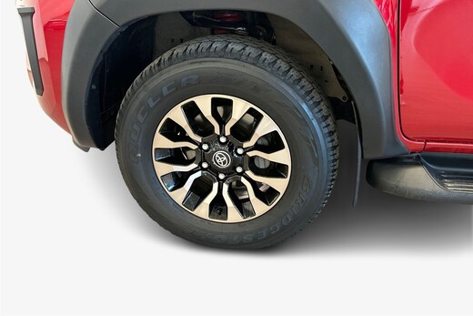 Toyota Hilux vaihtoauto