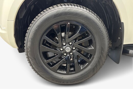 Nissan Navara vaihtoauto