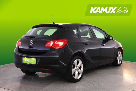 Opel Astra vaihtoauto