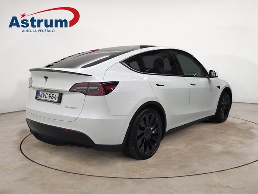 Tesla Model Y vaihtoauto